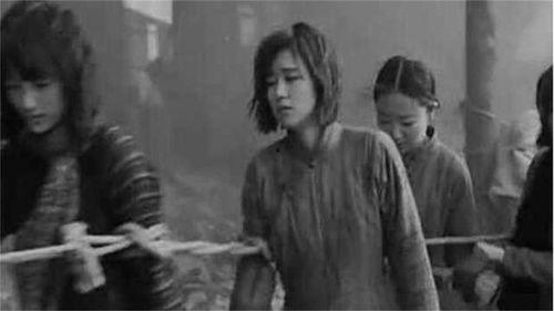 女子俘虏在线视频  第3张